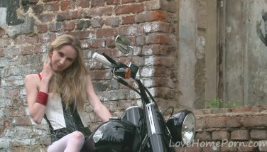 Amateur,
Blonde,
Boots,
Caucasian,
HD,
Natural Tits,
Outdoor,
Skinny,
Solo Girl