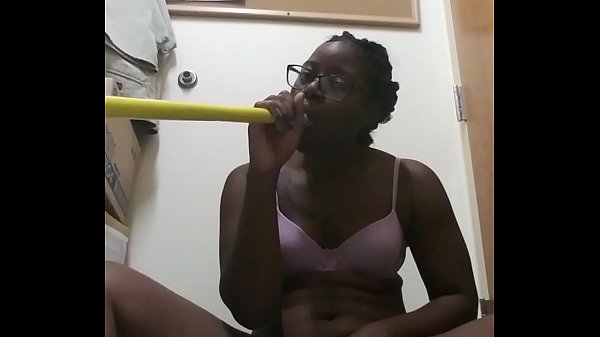 cumshot,cum,pussy,hardcore,closeup,toy,ebony,masturbation,solo,pussyfucking,big-ass,orgasm,small-tits