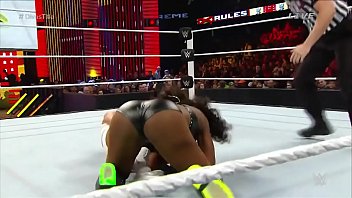 nikki-bella,extreme-rules-2015