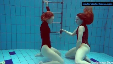 underwater show,pale,underwater,shaved pussy,swimming,swimming underwater,underwater cam,swimming fetish
