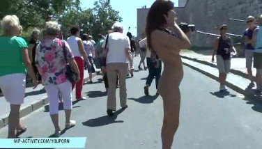 public nudity,flashing,naked in the street,exhibitionism