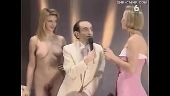 rubia,francesa,tv-show,full-frontal-nudity,striptease-integral