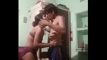 maharashtra,desi-blowjob,desi-wife-sucking,pune-couple