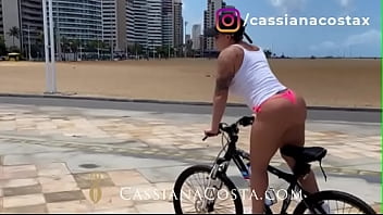 blonde,doggystyle,wife,fetish,big-ass,fun,bicicleta