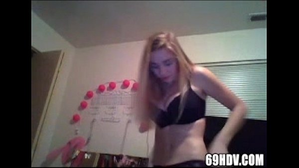 blonde,huge-tits,webcam,cam,big-tits,web-cam