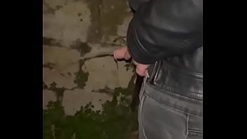 outdoor,pissing,male,amatoriale