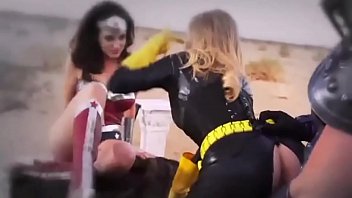 anal,blowjob,latex,cosplay,rubia,fetichismo,batgirl,superheroes,superheroinas