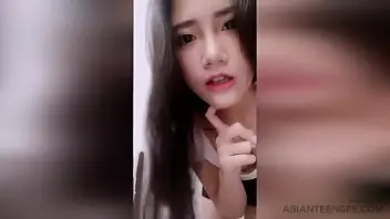 dildo,teen,petite,brunette,amateur,homemade,young,closeup,toy,toys,hairy,masturbation,solo,asian,teens,masturbate,chinese,amateurs,china,small-tits