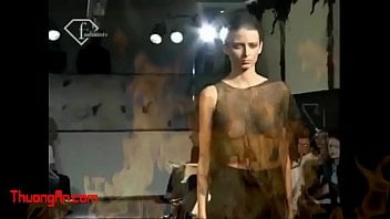 tits,models,catwalk,fails,lo-hang