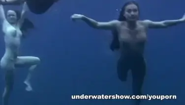 underwater show,swimming,underwater,natural tits,pale,ocean,sea,swimmers,swimming fetish,water
