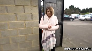 european,blonde,blowjob,amateur,public,flashing,money,big-cock