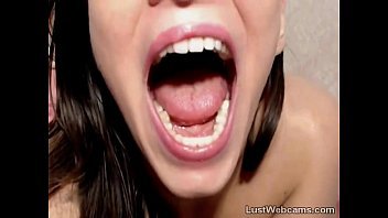 porn,dildo,hot,sexy,brunette,toy,masturbation,solo,shaved-pussy,webcam,web,cam,cams,camgirl,camshow,webcamshow