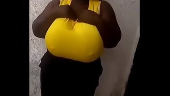 busty,bigtits,ebony,bbw,big-tits,african,big-boobs,big-naturals,enormous-tits