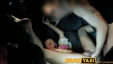 reality,taxi,faketaxi,car,camcorder,oral,blowjob,public,hidden camera