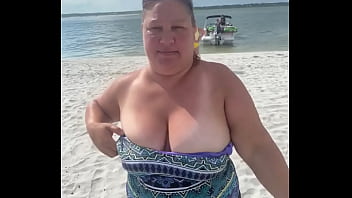 public,bbw,flashing,big-tits