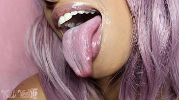 sucking,petite,mouth,ebony,lollipop,fetish,long,music,lips,tongue,artistic