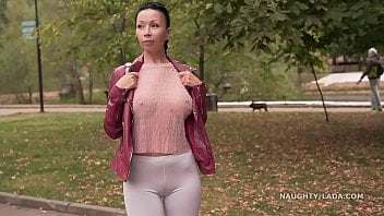 outdoor,milf,public,cameltoe,flashing,flash,see-through,transparent,leggings