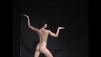 naked,on,stage,performance