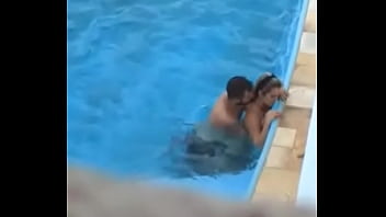 anal,sexo,ninfeta,piscina,cuzinho,novinha