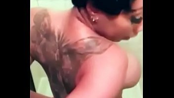 ass,tattoo,juicy,ebony,slurping,head