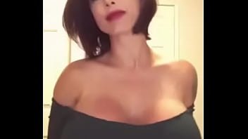 big-tits,huge-boobs,big-boobs,red-lips