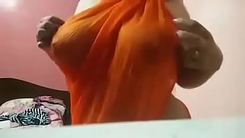 boobs,milf,indian,webcam,aunty,saree,south-indian