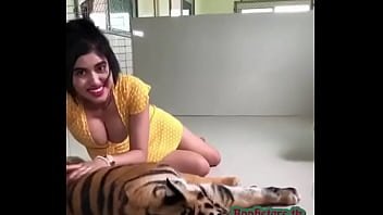 boobs,indian,cleavage,tiger,big-boobs,indian-boobs,indian-cleavage