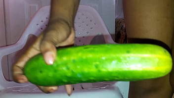 black,girl,young,toys,masturbation,negra,18yo,mojada,pepino,black-girl