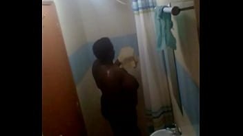 shower,bbw,kenyan