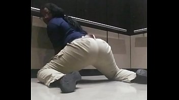 cum,pussy,fingering,ebony,solo,public,big-ass,orgasm,small-tits