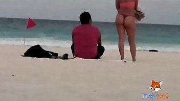 outdoor,amateur,wife,beach,public,culo,hotwife,cuckold,exhibition,esposa,tanga,cheat,playa,strangers,cornudo,corno,mostrando,hidden-camera,camara-oculta,foxyhot