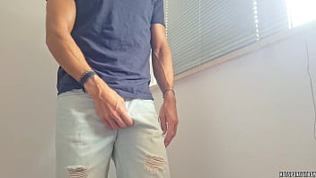 masturbating,masturbation,undressing,public,gozada,big-cock,undress,big-dick,risky,gozando,pau-grande,fit-body,guy-moaning,beautiful-cock,fit-guy,arriscado,risky-masturbation,man-moan,guy-moan,cara-gemendo