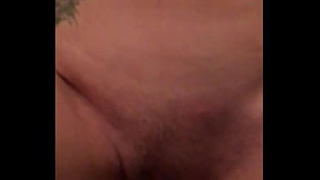 pussy,piss,natural-tits