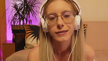 facial,blonde,sexy,girl,braces,glasses,solo,camgirl,voice,dirty-talk