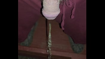 outdoor,amateur,piss,outside