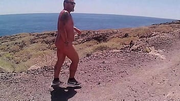 outdoor,amateur,homemade,wife,naked,public,couple,short-hair,public-flashing,natural-tits